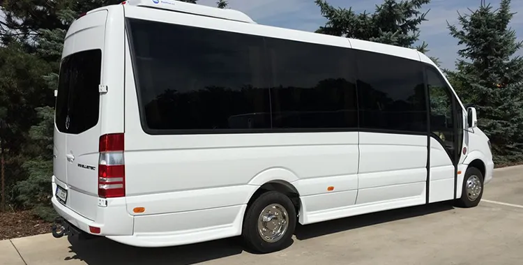 Advantages-of-Minibus-Hire-Services